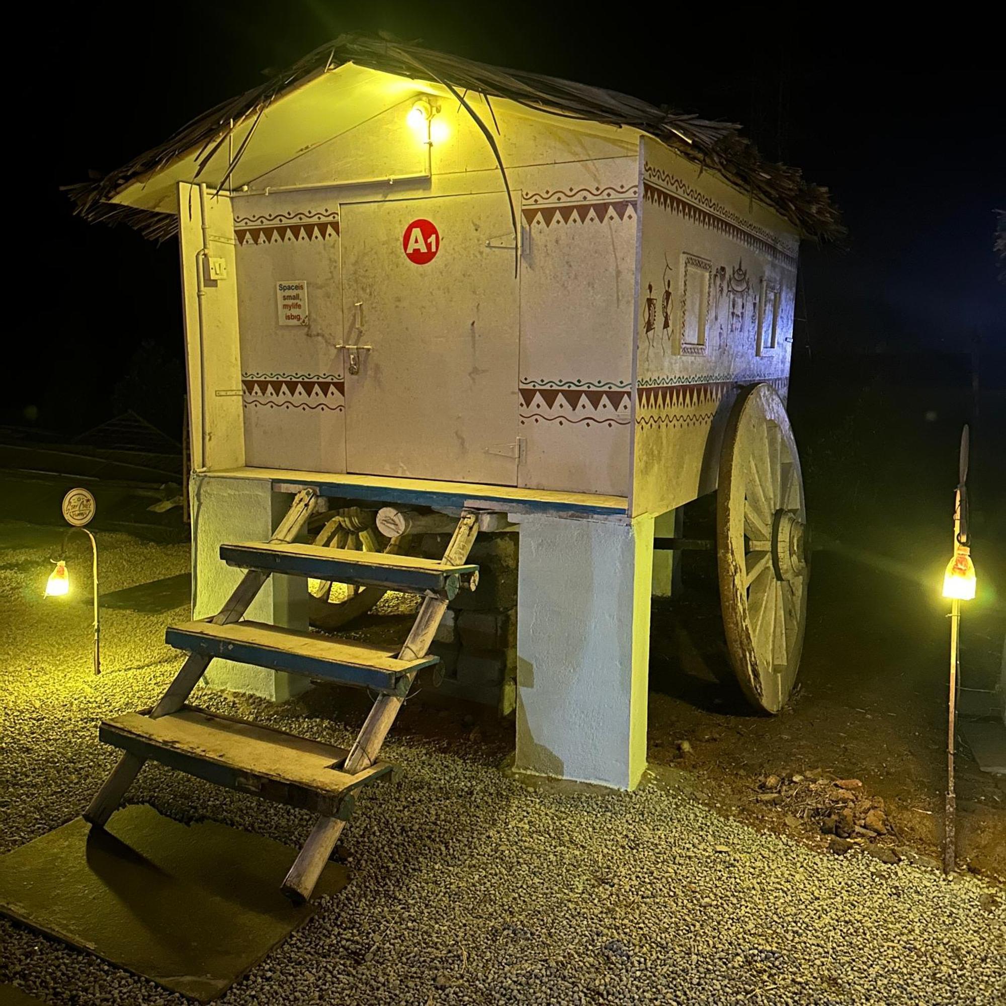 The Gravity Cafe -A Unit Of Staychillฮัมปี ภายนอก รูปภาพ